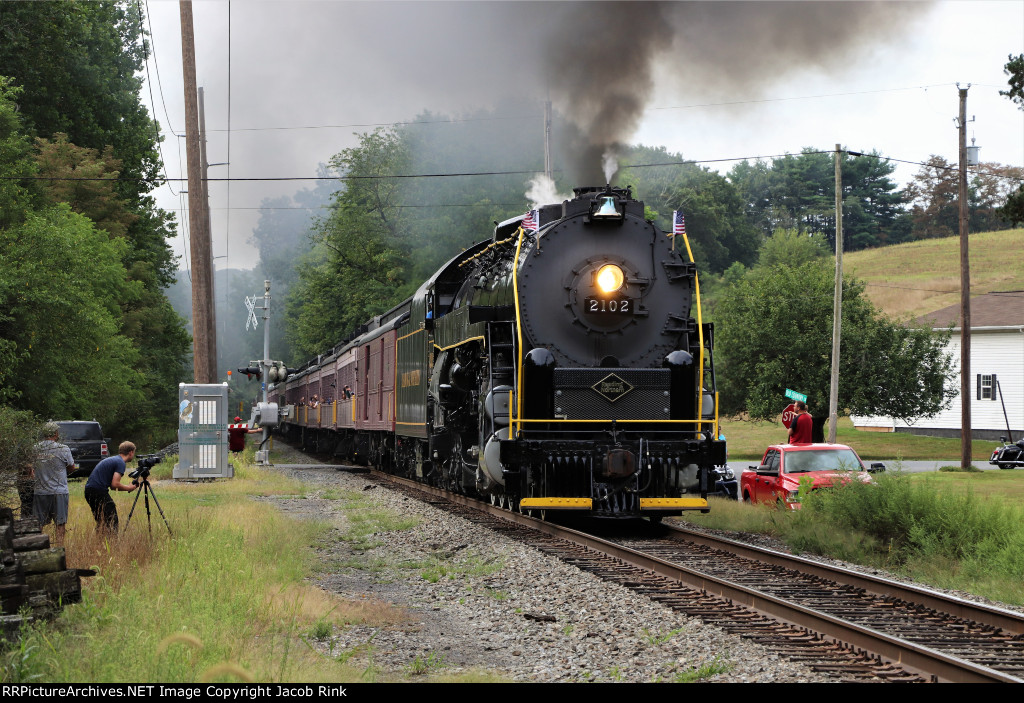 Railfans Galore